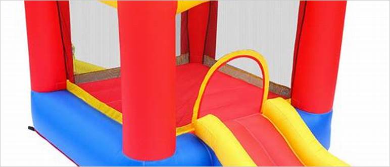 Small inflatable bounce house